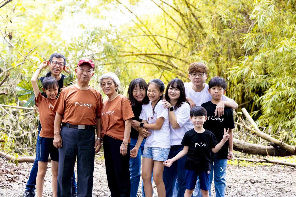 台南全家福攝影｜ 兩個家庭與外公外婆的溫馨回憶